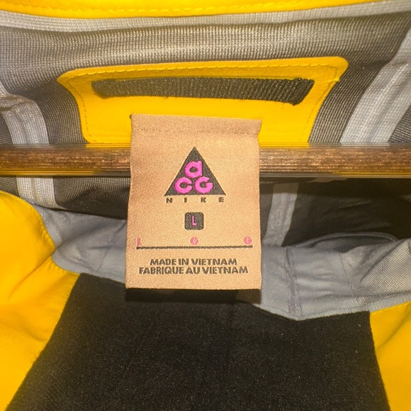 Men's ACG Gore-tex Waterproof Zipper Hooded Jacket Yellow Blac - Picture 2 of 5